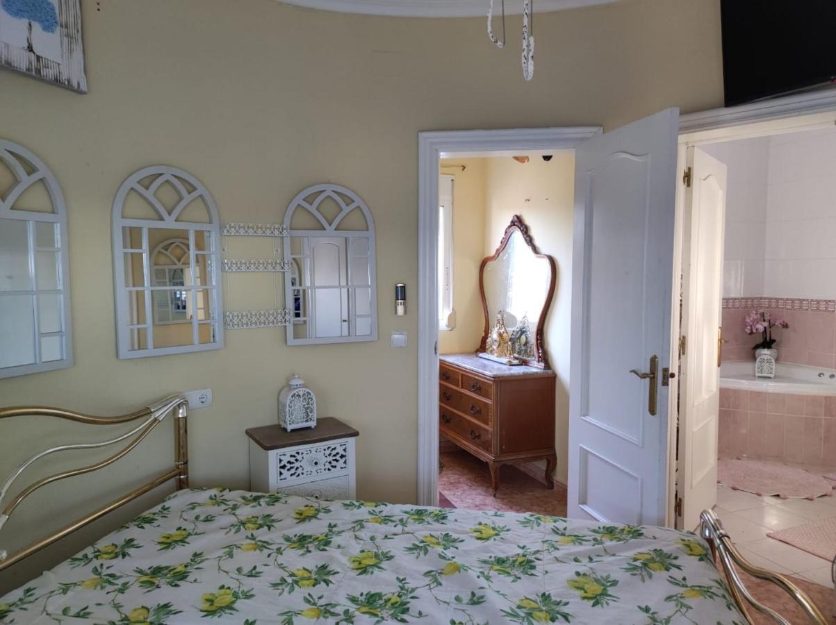 Chateau Angelique Villa Montroy Kültér fotó